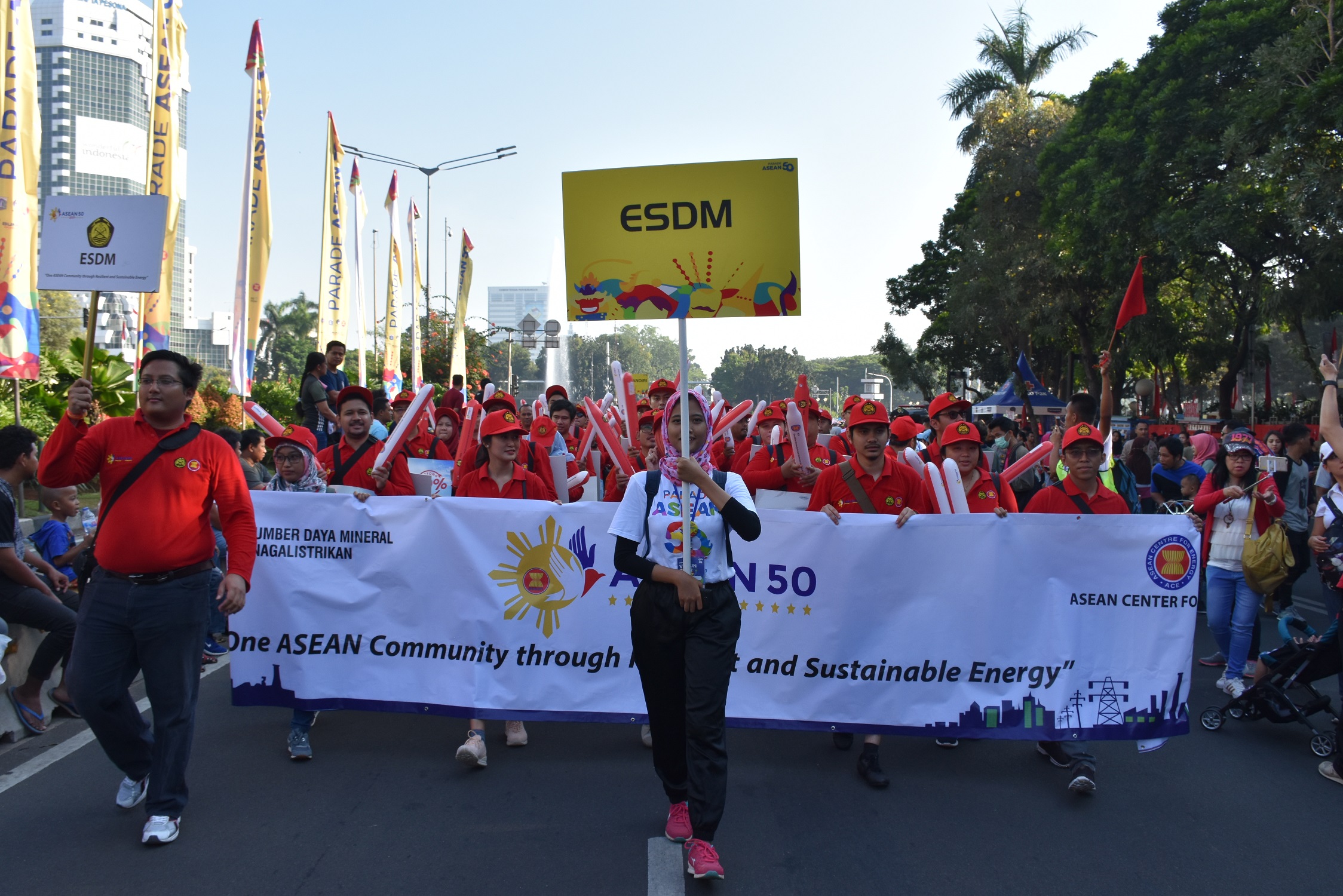 Tim Parade ASEAN 5