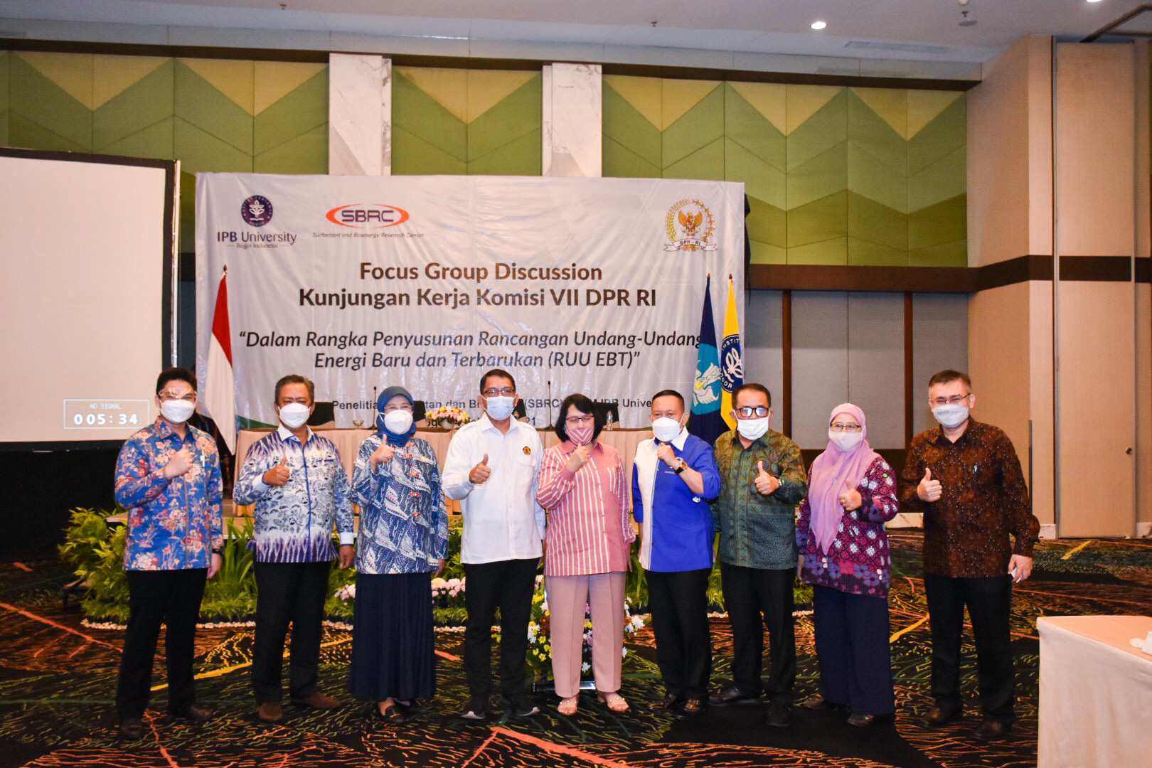 Komisi VII DPR RI bersama Institut Pertanian Bogor menggelar Forum Group Discussion (FGD) bertajuk Revolusi Energi melalui RUU EBT di IPB Convention Center, Bogor (04/02/2021)