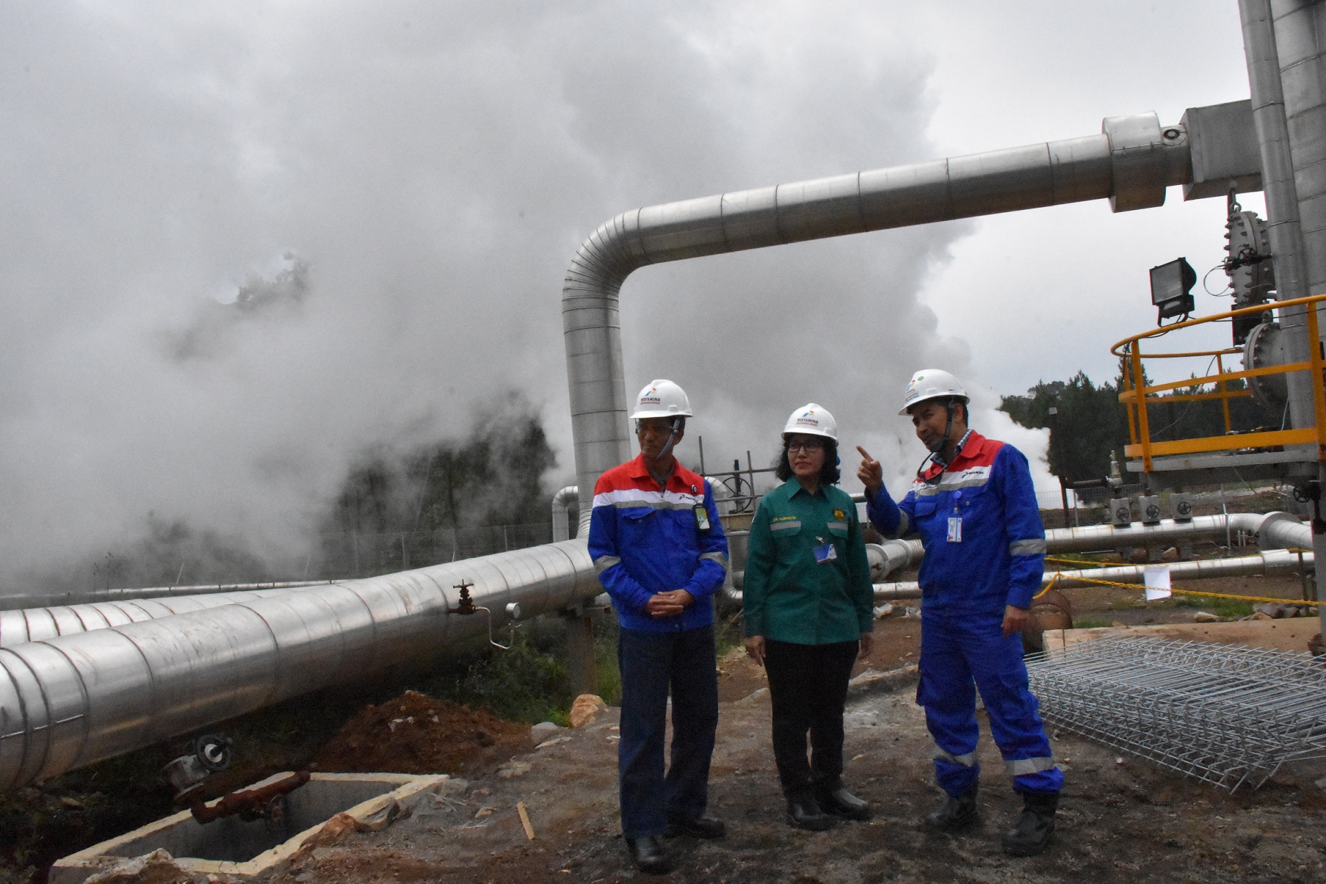 Jumat, 2 Februari 2018 Direktur Panas Bumi, Ida Nuryatin melakukan kunjungan kerja ke proyek Pembangkit Listrik Tenaga Panas Bumi (PLTP) Karaha Bodas 30 Mw yang berada di Kabupaten Tasikmalaya, Provin
