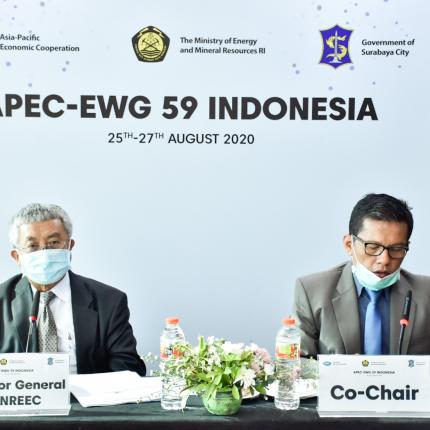 Direktur Jenderal Ditjen EBTKE, F.X. Sutijastoto didampingi Direktur Konservasi Energi, Hariyanto membuka APEC EWG-59 Indonesia di Hotel Novotel Tangerang, Banten. (26/08/2020)