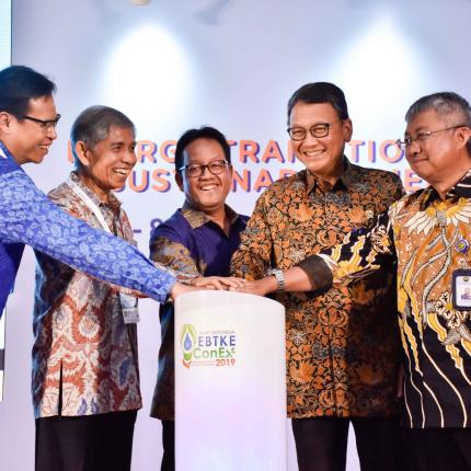 IndoebtkeConEx ke-8 tahun 2019 diselenggarakan oleh Masyarakat Energi Terbarukan Indonesia (METI), yang dilaksanakan selama (3) tiga hari, mulai tanggal 6-8 November 2019