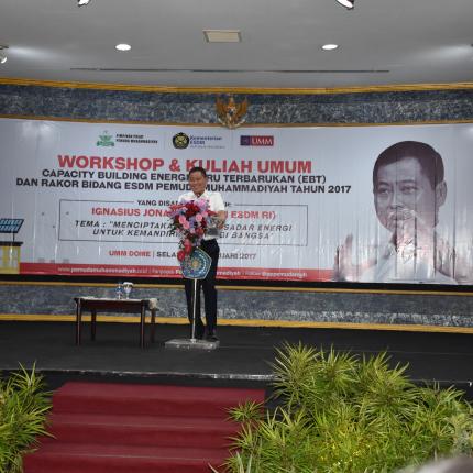 Menteri Energi dan Sumber Daya Mineral, Ignasius Jonan memberikan Kuliah Umum di Universitas Muhammadiyah Malang