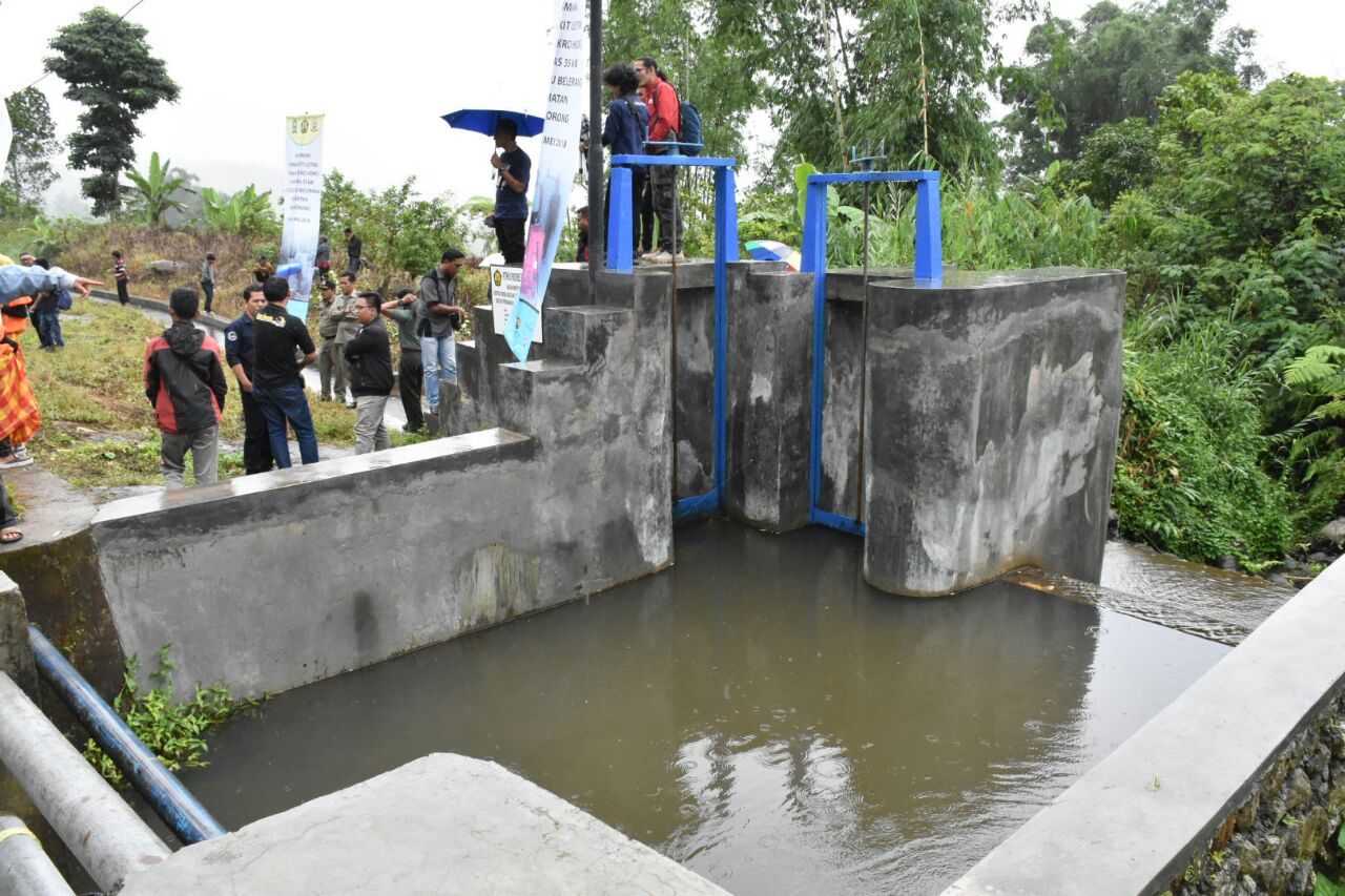 PLTMH ini dibangun pada tahun 2017 menggunakan APBN Ditjen EBTKE berlokasi di Desa Batu Belerang, Kecamatan Sinjai Borong, Kabupaten Sinjai dengan kapasitas 35 kW