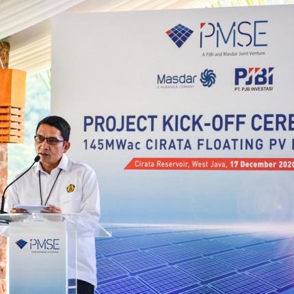 Dirjen EBTKE, Dadan Kusdiana memberikan sambutan pada acara Projeck Kick-Off Ceremony 145 MWac Cirata Floating PV Project di kawasan Waduk Cirata, Purwakarta (17/12/2020)