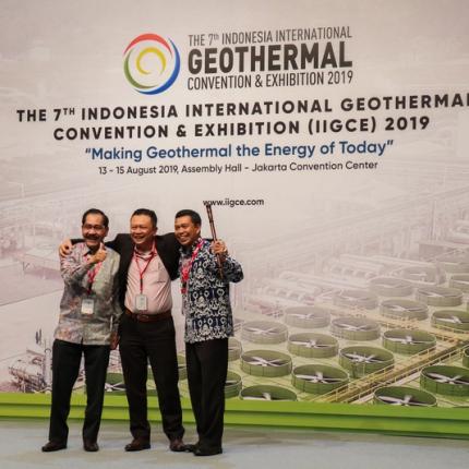 Penutupan dengan pendeklarasian Pertamina Geothermal Energy sebagai Tuan Rumah acara IIGCE ke-8 Mendatang