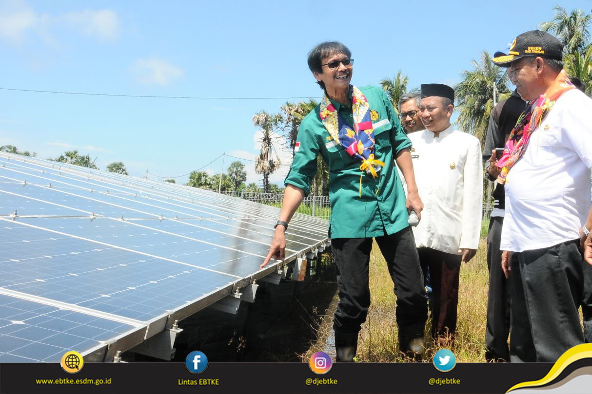 Peninjauan dan Pengecekan PLTS Terpusat Desa Balang Datu dengan kapasitas 100 kwp (kilo watt peak) bersama Sekretaris Daerah, Kab. Takalar, Nirwan Nasrullah