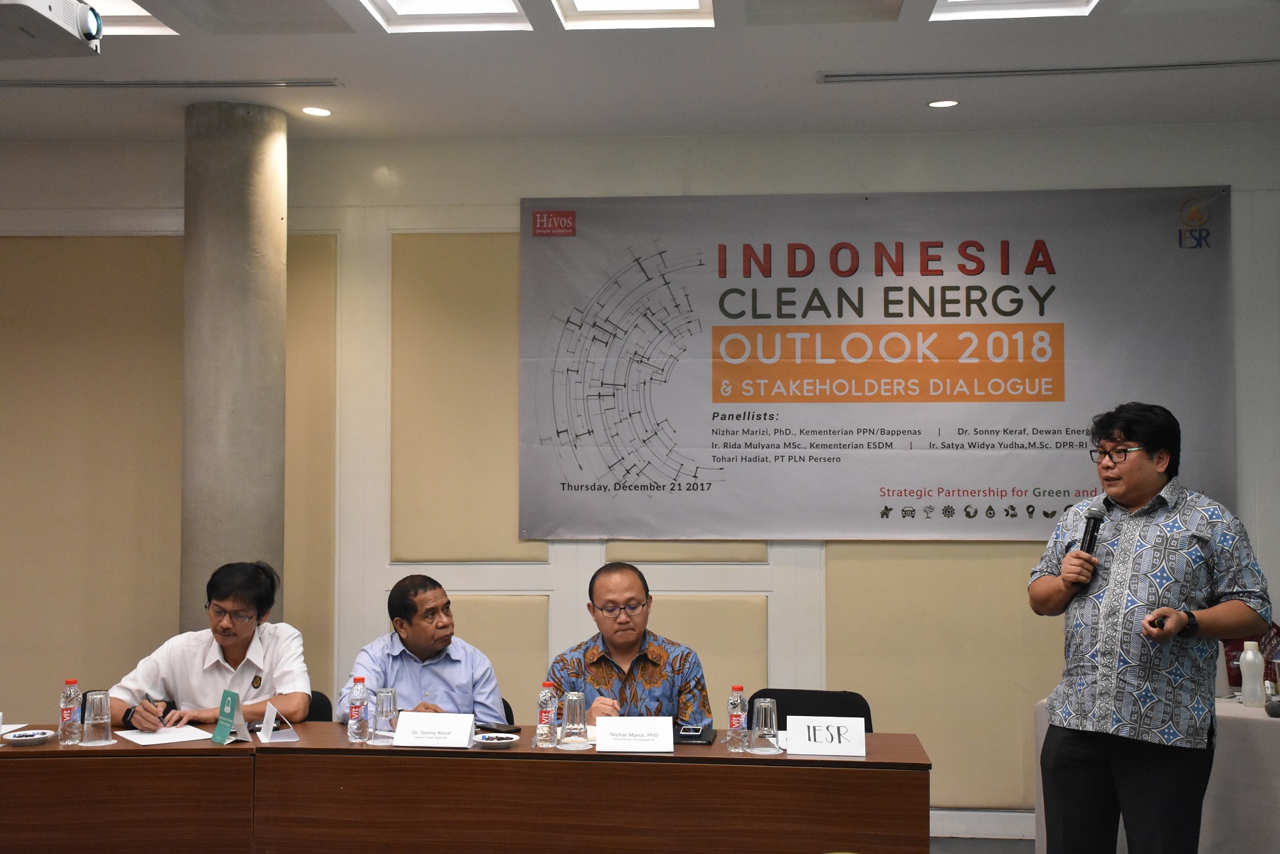 2. Mengutamakan daya saing masyarakat, dengan listrik yang murah akan meningkatkan daya saing Indonesia di dunia