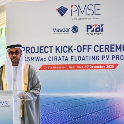 Duta Besar UEA untuk Indonesaia, Abdulla Salem Obaid Al Dhaheri memberikan sambutan pada acara Projeck Kick-Off Ceremony 145 MWac Cirata Floating PV Project di kawasan Waduk Cirata, Purwakarta (17/12/