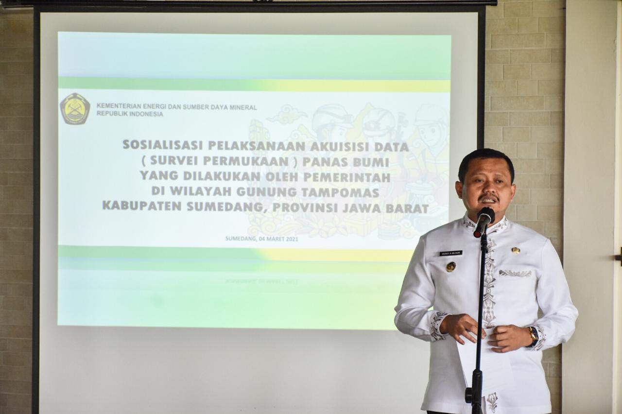 Bupati Sumedang, Dony Ahmad Munir membuka kegiatan sosialisai pelaksanaan akuisisi data Panas Bumi di wilayah Gunung Tampomas, Sumedang (04/03/2021) (NS)