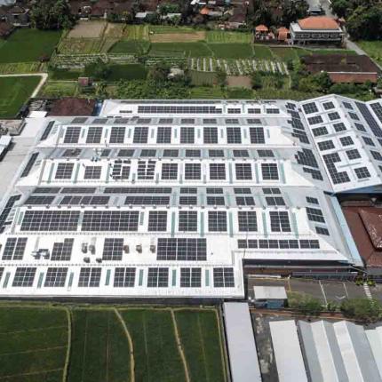 Peresmian PLTS Atap Pabrik Danone - Aqua Mambal, Bali berkapasitas 704 kWp