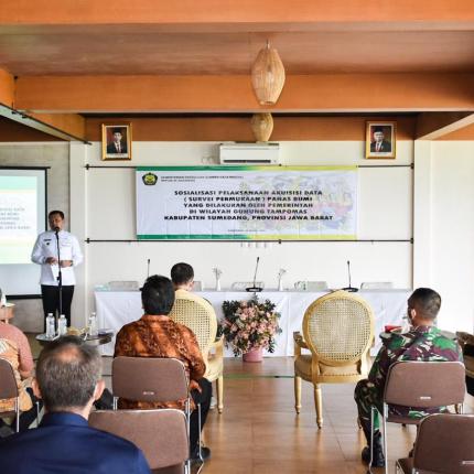 Bupati Sumedang, Dony Ahmad Munir membuka kegiatan sosialisai pelaksanaan akuisisi data Panas Bumi di wilayah Gunung Tampomas, Sumedang (04/03/2021) (NS)